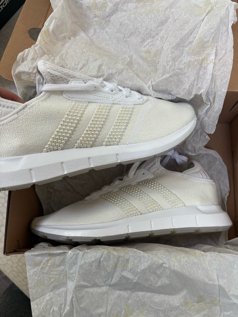 NIB❗️adidas White Knit Sneakers with Pearl-Embellished Three Stripes